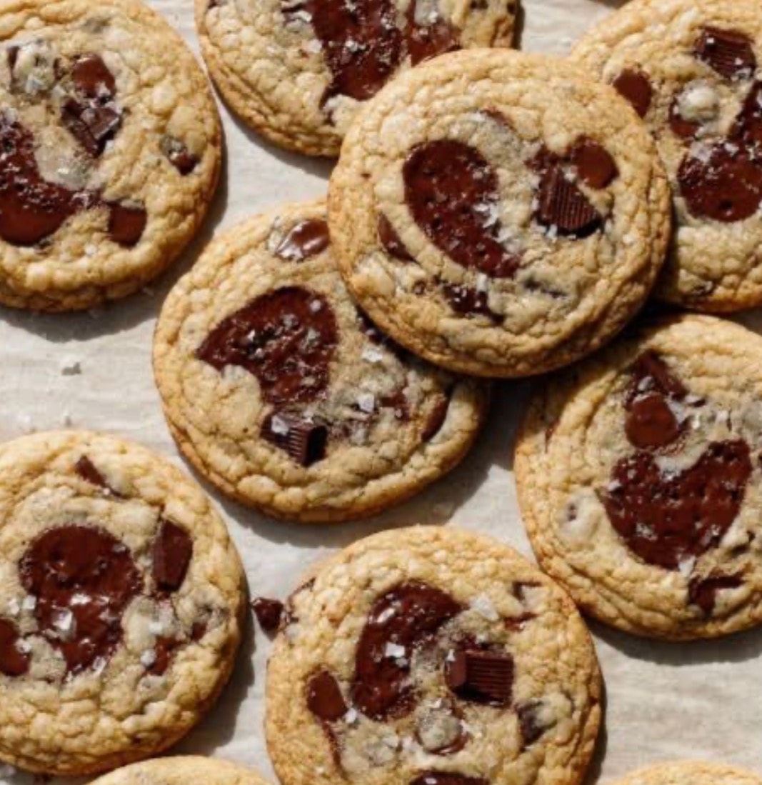 Lalabonbon signature chocolate chip cookies